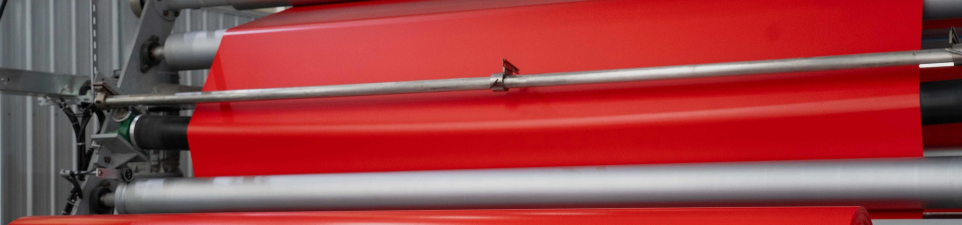 مشمع بولي كلوريد الفينيل سوبر دائم<br/>عمر خدمة طويل عالي القوة<br/>وابل مياه