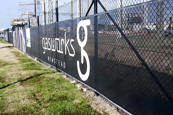 فوائد أعلى من استخدام الأقمشة البلاستيكية شبكة لمواقع البناء