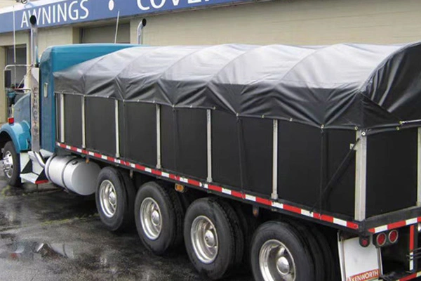 ملامح الأقمشة البلاستيكية شاحنة