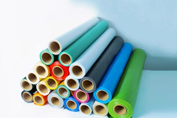 ميزات صناعة القماش المشمع البلاستيكية