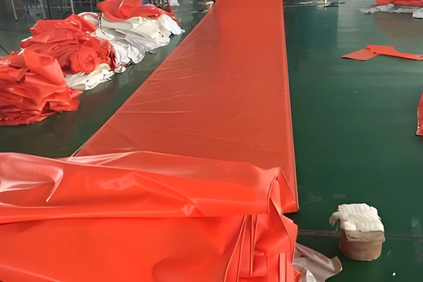 تطبيق من بولي كلوريد الفينيل سلالة مشمع