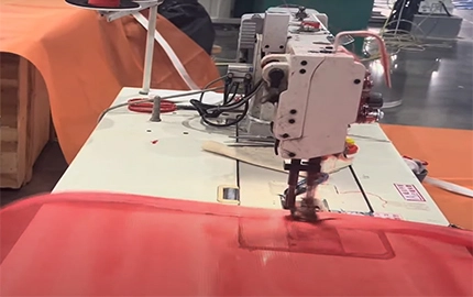 ورشة إنتاج القماش المشمع